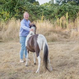 Dirk Stender hat ein Händchen für Pferden (Foto: Alexander Jungmann).